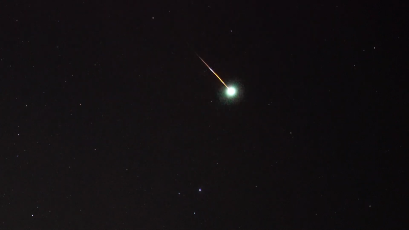 Image of a single meteor shower crossing the night sky