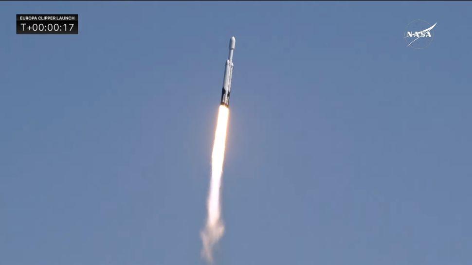 Europa Clipper launches successfully aboard a SpaceX Falcon Heavy rocket. Credit: NASA TV