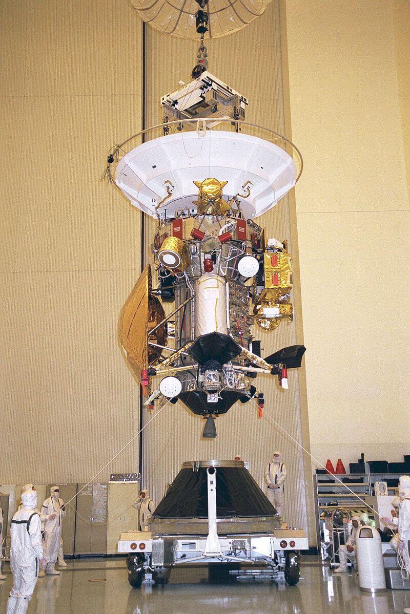 The Cassini spacecraft. The Huygens spacecraft is encased in the golden shield attached to the left side of the spacecraft in this image. Credit: NASA/JPL/SSI