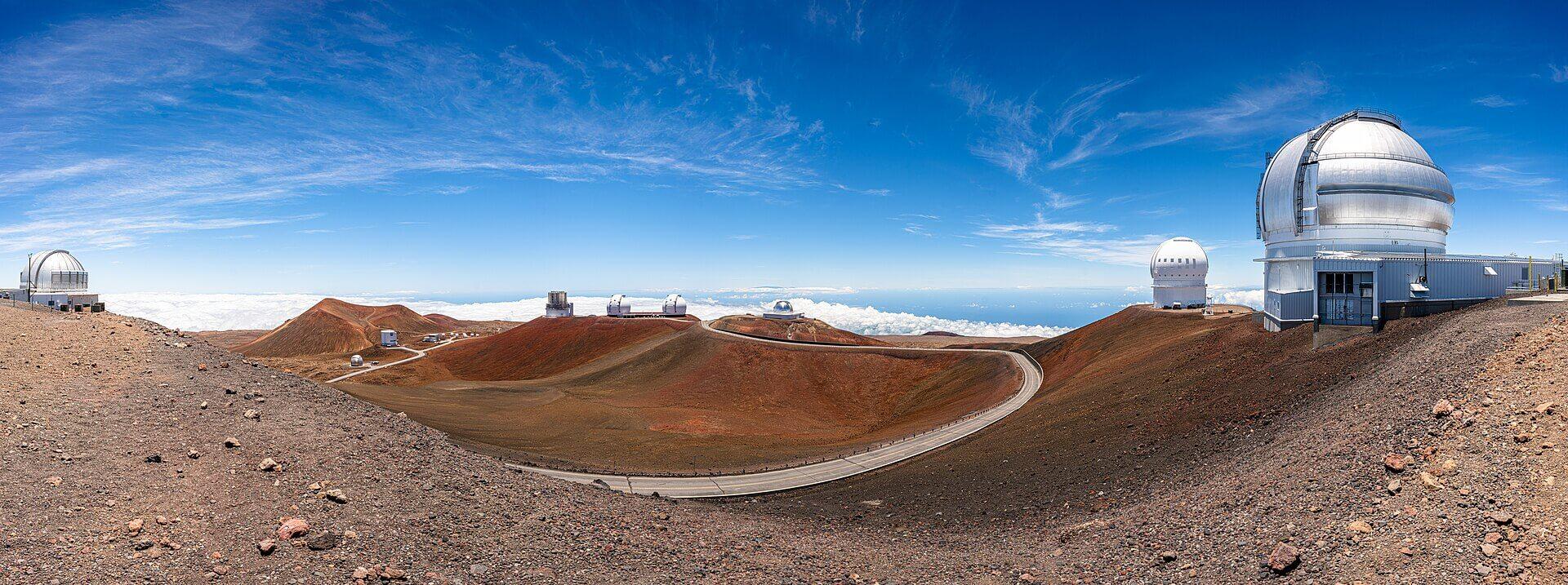 A panorama showing many of the astronomical facilities currently housed on Maunakea. Credit: Frank Ravizza