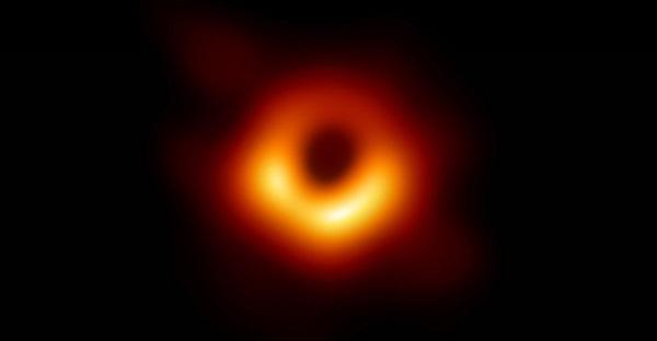 The SMBH at the heart of M87 is emitting a jet as seen in this Hubble image. Credit: ESA/NASA