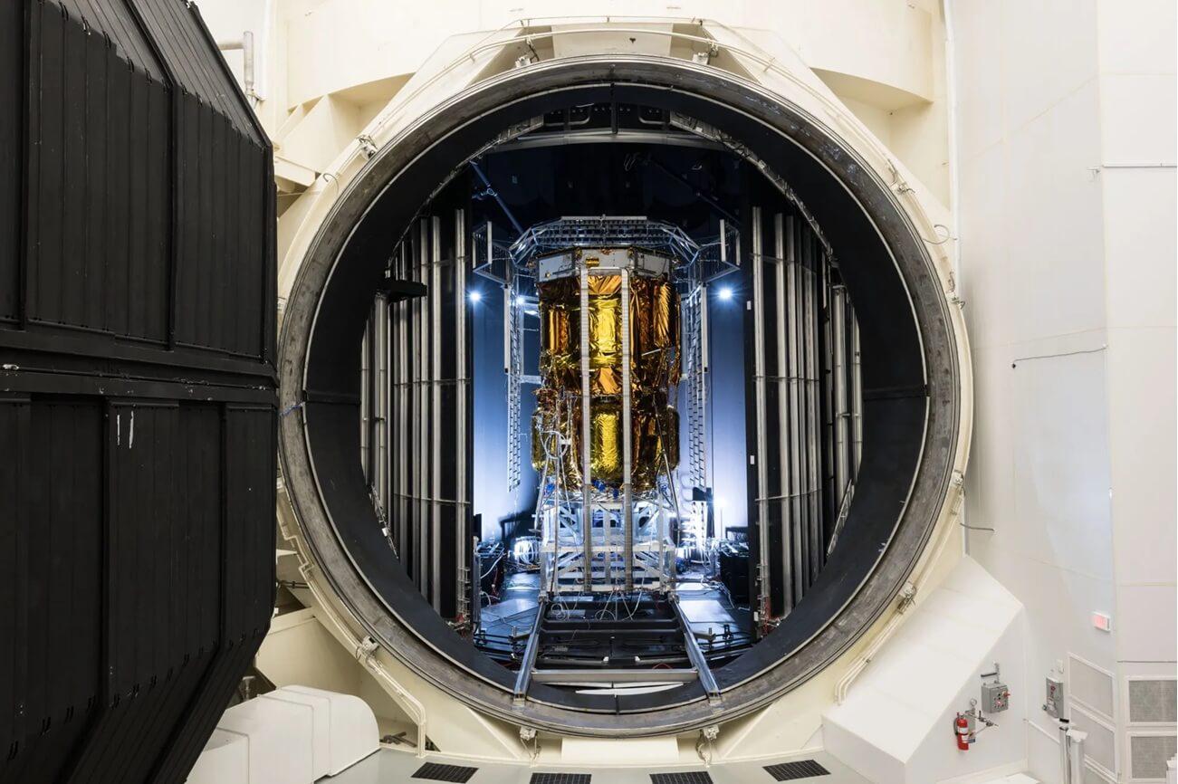 Blue Origin’s Blue Moon Mark 1 in the thermal testing chamber at Johnson Space Center. Credit: NASA
