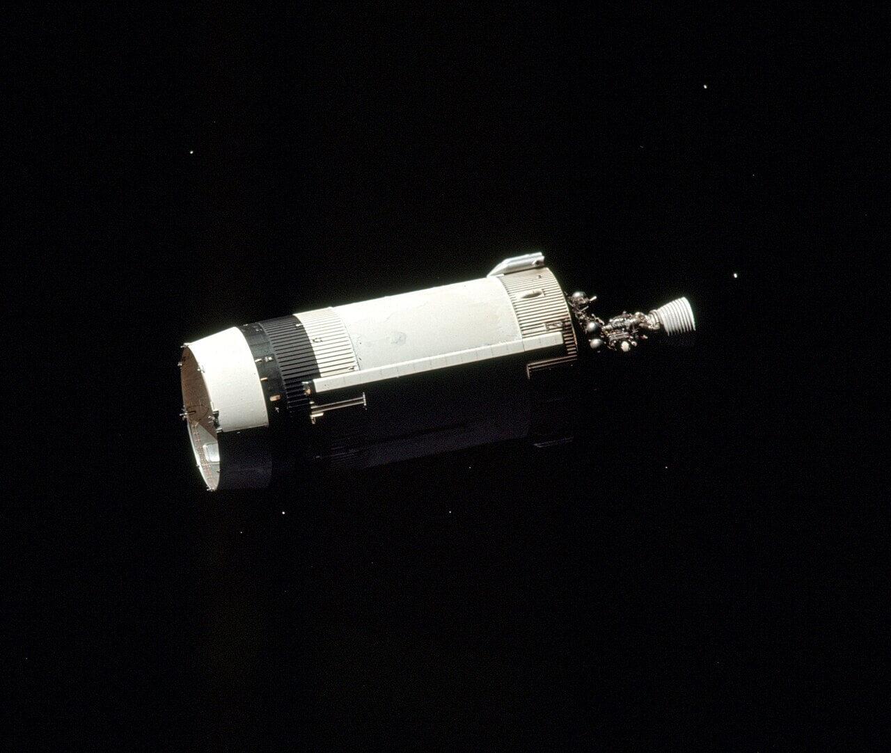 This image shows the third stage of the Saturn V rocket that launched Apollo 17. The minimoon J002E3 is likely the corresponding rocket part from the Apollo 12 mission. Credit: NASA