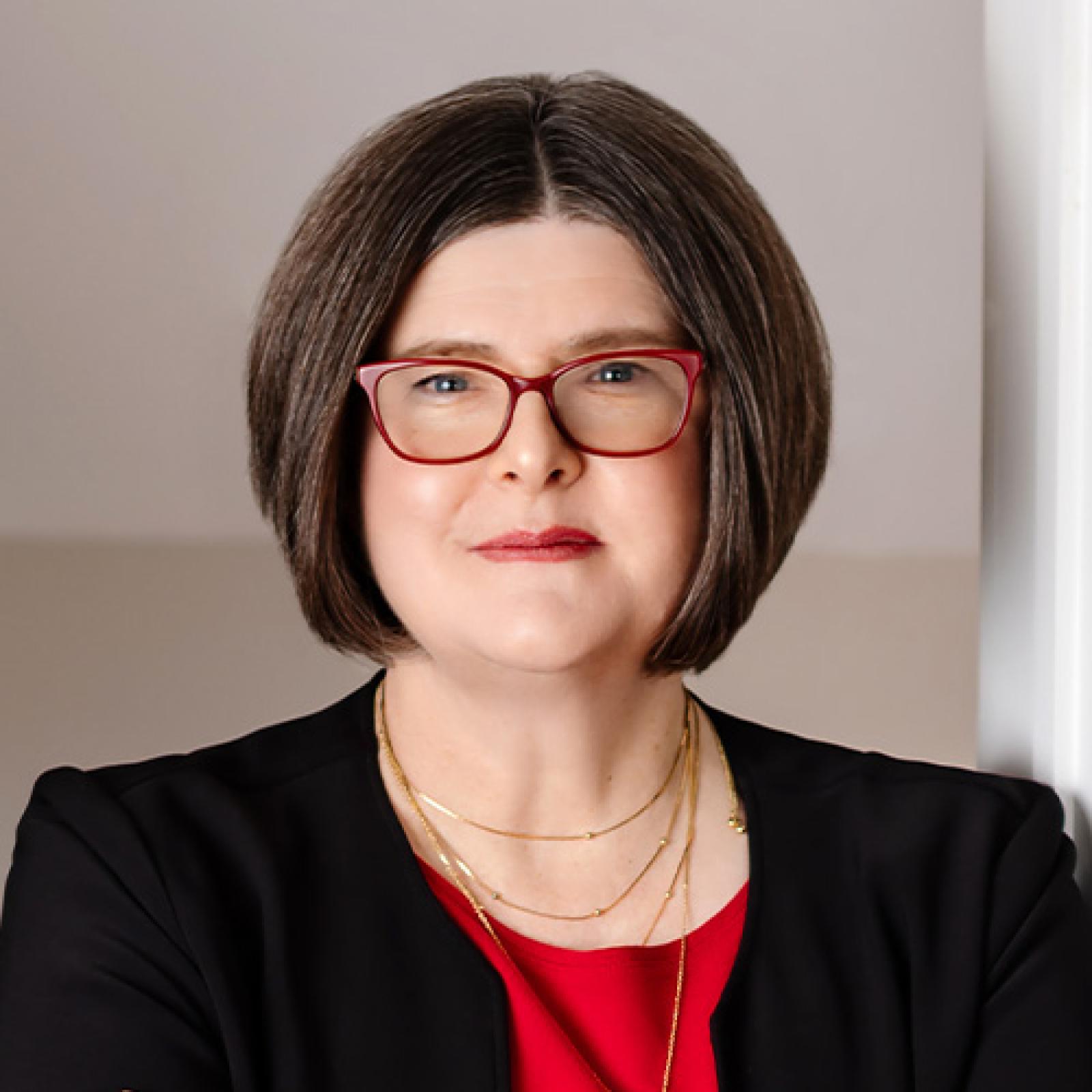Bobbie Carlton Headshot