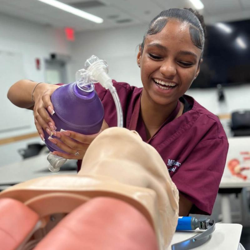 A student participating in MEDscience.